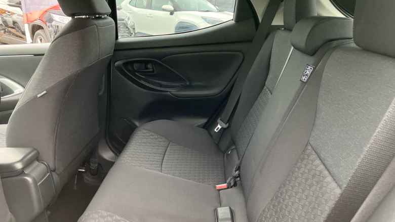 Toyota Yaris 1.5 Hybrid Design 5dr CVT Hybrid Hatchback